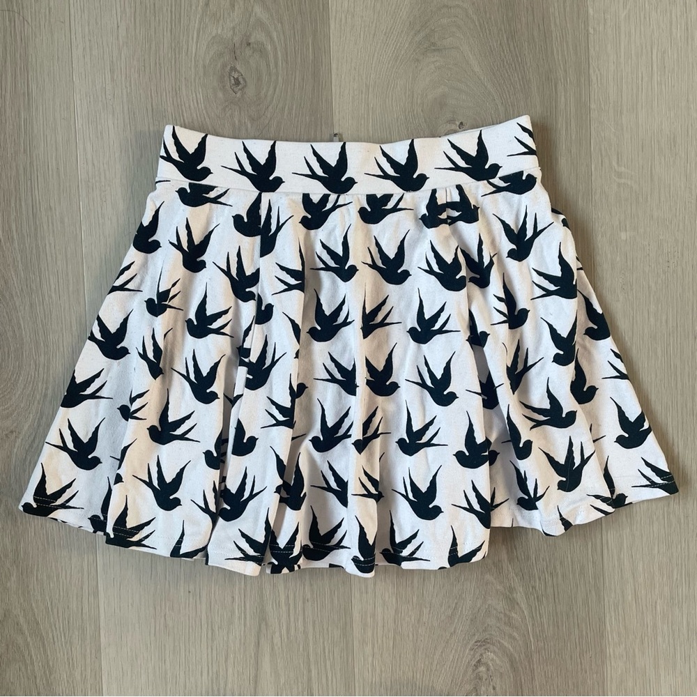 H&M Divided Sparrow Print Black Cream High Waisted Skater Skirt Size 6 2000s